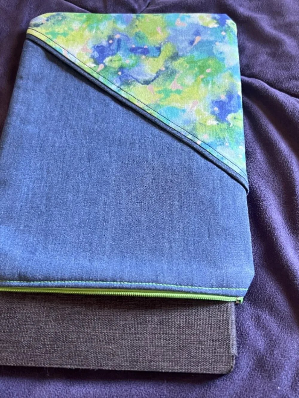 NWOT Small Padded Book Sleeve with Front Pocket: Denim eReader Zipper Pouch